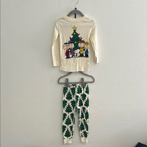 Hanna Andersson Cream and Green Kids Pajama Set